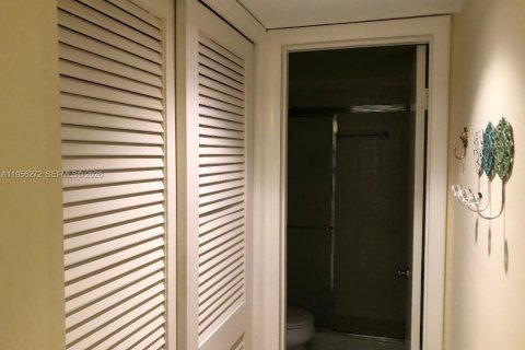 Apartamento en alquiler en Key Biscayne, Florida, 2 dormitorios, 82.68 m2 № 2011166 - foto 28