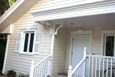 Casa en venta en Fort Lauderdale, Florida, 7 dormitorios, 422.71 m2 № 1850524 - foto 2