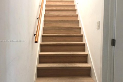 Casa en venta en Fort Lauderdale, Florida, 7 dormitorios, 422.71 m2 № 1850524 - foto 22