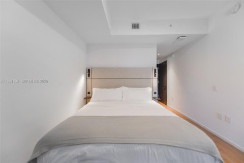 Condo in Miami, Florida, 1 bedroom  № 2089358 - photo 9