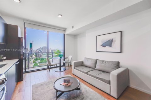 Condo in Miami, Florida, 1 bedroom  № 2089358 - photo 3
