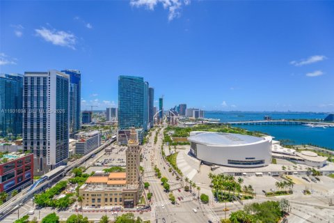 Condo in Miami, Florida, 1 bedroom  № 2089358 - photo 16