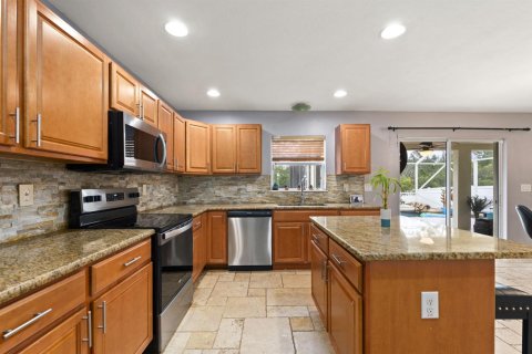 House in Port St. Lucie, Florida 4 bedrooms, 222.87 sq.m. № 2194943 - photo 11