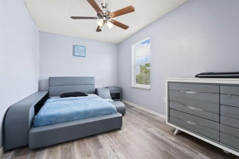 House in Port St. Lucie, Florida 4 bedrooms, 222.87 sq.m. № 2194943 - photo 27
