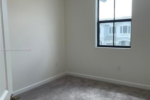 Touwnhouse à vendre à Homestead, Floride: 3 chambres, 133.97 m2 № 1941338 - photo 7