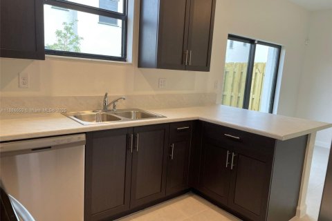 Touwnhouse à vendre à Homestead, Floride: 3 chambres, 133.97 m2 № 1941338 - photo 3