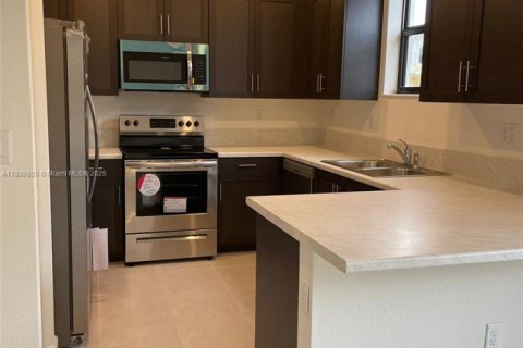 Touwnhouse à vendre à Homestead, Floride: 3 chambres, 133.97 m2 № 1941338 - photo 4