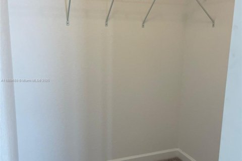 Touwnhouse à vendre à Homestead, Floride: 3 chambres, 133.97 m2 № 1941338 - photo 17