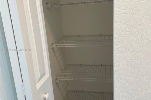 Touwnhouse à vendre à Homestead, Floride: 3 chambres, 133.97 m2 № 1941338 - photo 16