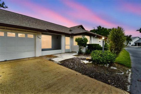 House in Sun City Center, Florida 2 bedrooms, 139.91 sq.m. № 1903573 - photo 2