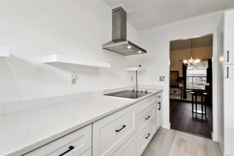 House in Sun City Center, Florida 2 bedrooms, 139.91 sq.m. № 1903573 - photo 18