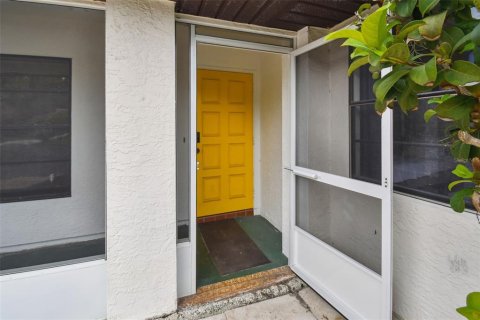 House in Sun City Center, Florida 2 bedrooms, 139.91 sq.m. № 1903573 - photo 5