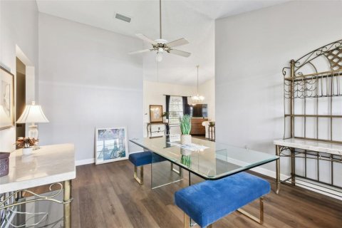 House in Sun City Center, Florida 2 bedrooms, 139.91 sq.m. № 1903573 - photo 13