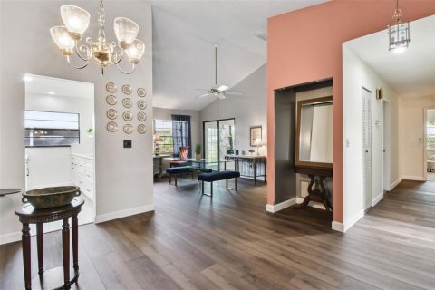 House in Sun City Center, Florida 2 bedrooms, 139.91 sq.m. № 1903573 - photo 8