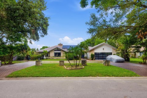 Villa ou maison à vendre à Coral Springs, Floride: 6 chambres, 322.56 m2 № 2088088 - photo 8