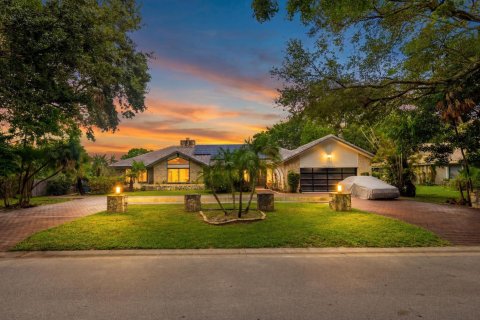 Villa ou maison à Coral Springs, Floride 6 chambres, 322.56 m2 № 2088088