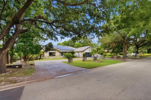 Villa ou maison à vendre à Coral Springs, Floride: 6 chambres, 322.56 m2 № 2088088 - photo 11