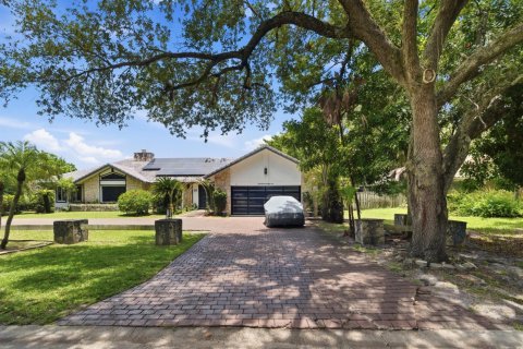 Villa ou maison à vendre à Coral Springs, Floride: 6 chambres, 322.56 m2 № 2088088 - photo 9