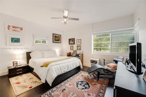 Condo in Miami Shores, Florida, 3 bedrooms  № 2271282 - photo 11