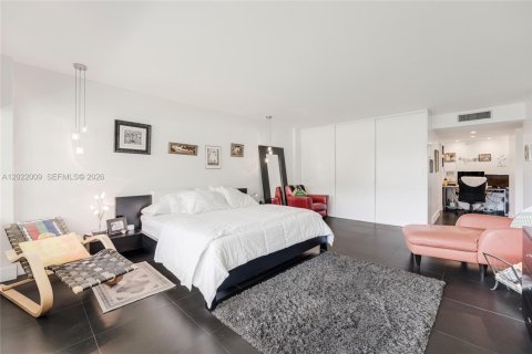 Condo in Miami Shores, Florida, 3 bedrooms  № 2271282 - photo 8