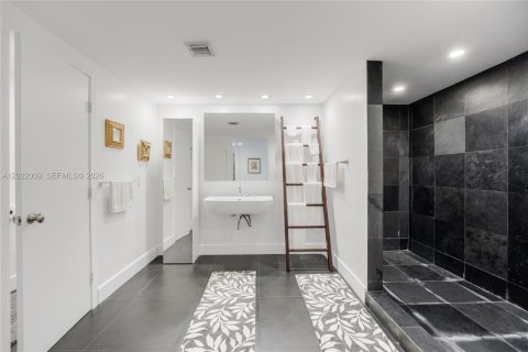 Condo in Miami Shores, Florida, 3 bedrooms  № 2271282 - photo 9