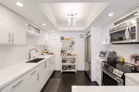 Condo in Miami Shores, Florida, 3 bedrooms  № 2271282 - photo 4