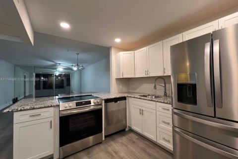 Condo in Margate, Florida, 2 bedrooms  № 1859832 - photo 3