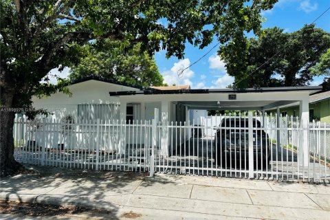 Villa ou maison à Miami, Floride 3 chambres, 144.37 m2 № 1951023