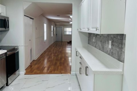 Villa ou maison à vendre à Miami, Floride: 3 chambres, 144.37 m2 № 1951023 - photo 28