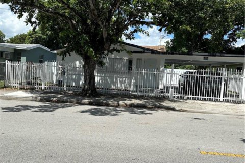 Villa ou maison à vendre à Miami, Floride: 3 chambres, 144.37 m2 № 1951023 - photo 5
