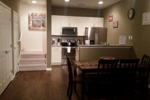 Condo in Kissimmee, Florida, 3 bedrooms  № 1884367 - photo 11