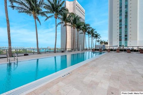 Condominio en venta en Miami, Florida, 1 dormitorio, 78.6 m2 № 1986404 - foto 14