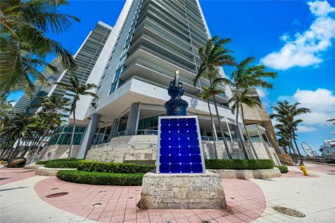 Condominio en venta en Miami, Florida, 1 dormitorio, 78.6 m2 № 1986404 - foto 13