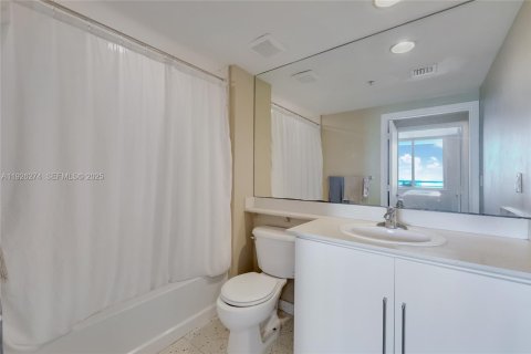 Condominio en venta en Miami, Florida, 1 dormitorio, 78.6 m2 № 1986404 - foto 8