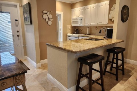 Condominio en venta en Lauderdale Lakes, Florida, 2 dormitorios, 87.7 m2 № 2007438 - foto 4