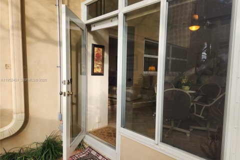 Condominio en venta en Lauderdale Lakes, Florida, 2 dormitorios, 87.7 m2 № 2007438 - foto 17