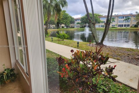 Condominio en venta en Lauderdale Lakes, Florida, 2 dormitorios, 87.7 m2 № 2007438 - foto 22