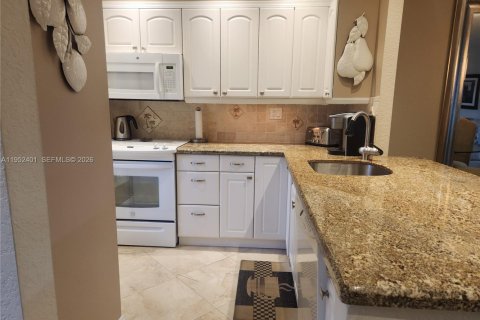 Condominio en venta en Lauderdale Lakes, Florida, 2 dormitorios, 87.7 m2 № 2007438 - foto 3