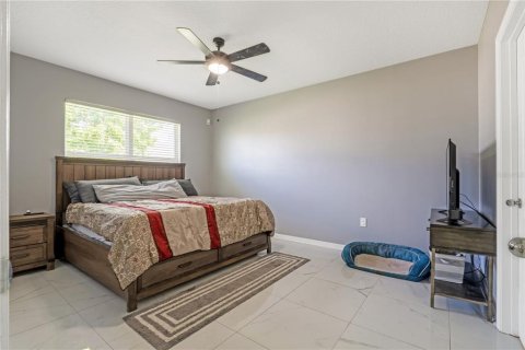House in Orlando, Florida 4 bedrooms, 171.5 sq.m. № 1820848 - photo 24