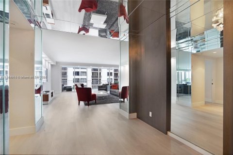 Купить кондоминиум в Бэл-Харбор, Флорида 2 спальни, 235.97м2, № 1939598 - фото 4