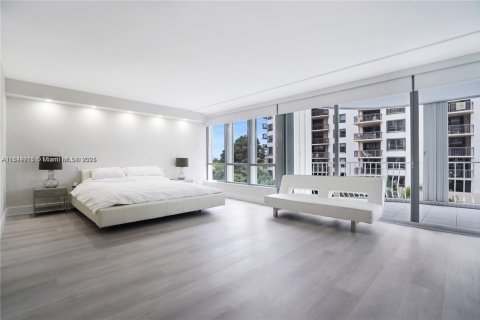 Купить кондоминиум в Бэл-Харбор, Флорида 2 спальни, 235.97м2, № 1939598 - фото 17