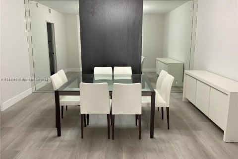 Купить кондоминиум в Бэл-Харбор, Флорида 2 спальни, 235.97м2, № 1939598 - фото 8