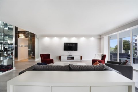 Купить кондоминиум в Бэл-Харбор, Флорида 2 спальни, 235.97м2, № 1939598 - фото 7