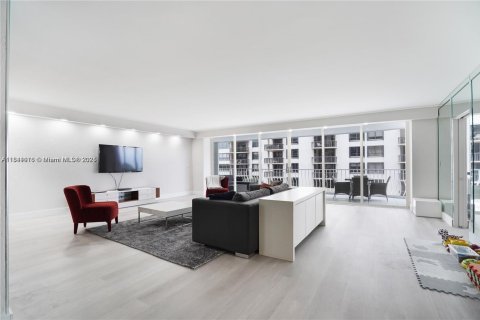 Купить кондоминиум в Бэл-Харбор, Флорида 2 спальни, 235.97м2, № 1939598 - фото 9