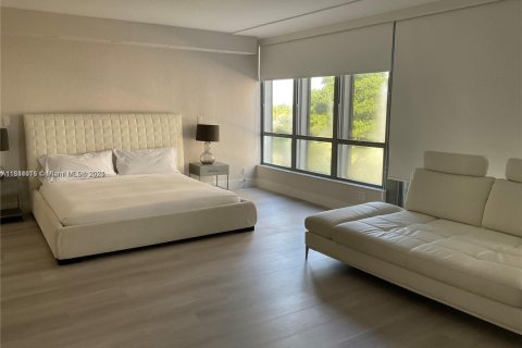 Купить кондоминиум в Бэл-Харбор, Флорида 2 спальни, 235.97м2, № 1939598 - фото 16