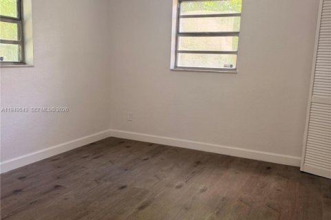 Casa en alquiler en Fort Lauderdale, Florida, 1 dormitorio, 89.19 m2 № 2007248 - foto 4