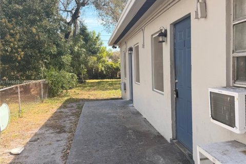 Casa en alquiler en Fort Lauderdale, Florida, 1 dormitorio, 89.19 m2 № 2007248 - foto 13
