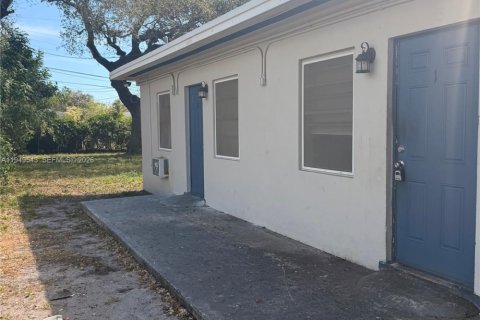 Casa en alquiler en Fort Lauderdale, Florida, 1 dormitorio, 89.19 m2 № 2007248 - foto 15