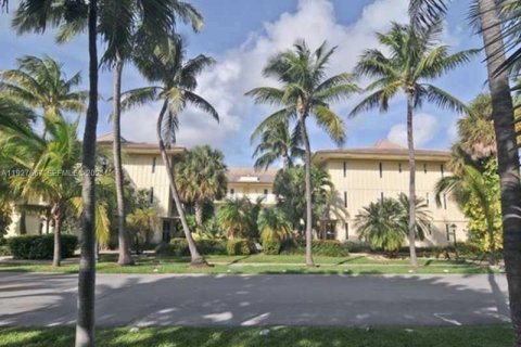 Condo in Key Biscayne, Florida, 1 bedroom № 1988048 - photo 10