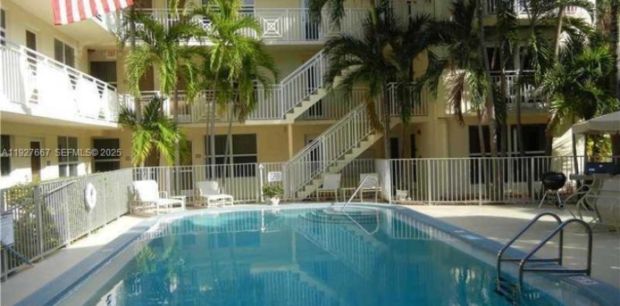 Condo in Key Biscayne, Florida, 1 bedroom № 1988048